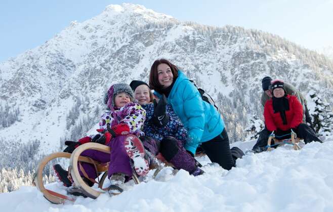 Rodeln mit der ganzen Familie im Kleinwalsertal.