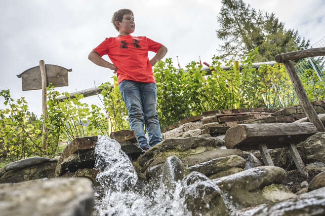 Der neue Wasserspielplatz ist das Highlight in Zwerg Bartlis Reich.